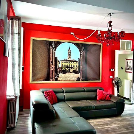 Dolce Eporedia Intero Alloggio Nel Centro Storico Ivrea Exteriör bild